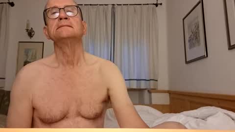 Snapshot of marginalie chatting on 30, 9, 2025 marginalie online show from 30, 9, 2025