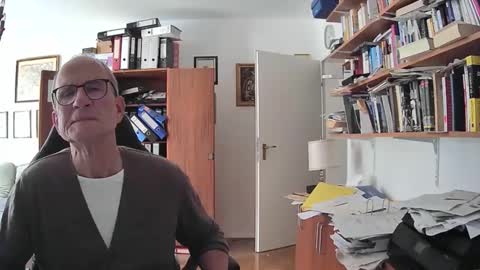 Snapshot of marginalie chatting on 12, 10, 2025 marginalie online show from 12, 10, 2025