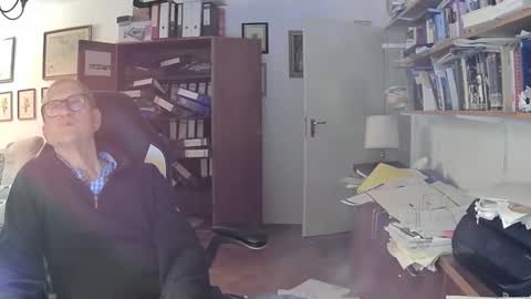 Snapshot of marginalie chatting on 21, 11, 2025 marginalie online show from 21, 11, 2025