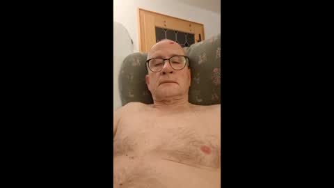 Snapshot of marginalie chatting on 18, 12, 2025 marginalie online show from 18, 12, 2025