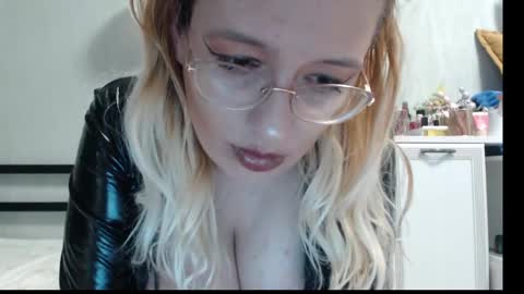 Snapshot of margo_shine chatting on 1, 5, 2026 margo_shine online show from 1, 5, 2026