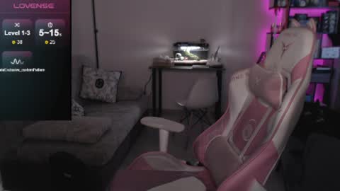 Snapshot of mari_moore7 chatting on 6, 5, 2026 mari moore online show from 6, 5, 2026