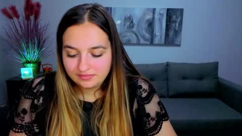 Snapshot of maria_bond chatting on 17, 11, 2025 Maria online show from 17, 11, 2025