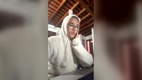 mariam_arango online show from 17, 4, 2026