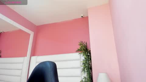 Snapshot of mariam_scott18 chatting on 9, 11, 2025 Mariam online show from 9, 11, 2025