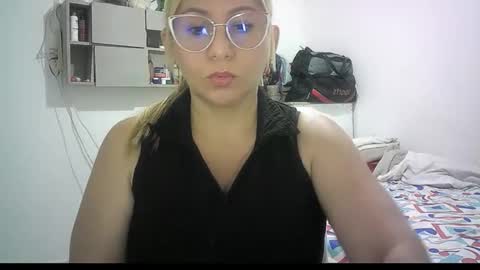 Snapshot of mariana995649 chatting on 17, 5, 2026 mariana995649 online show from 17, 5, 2026