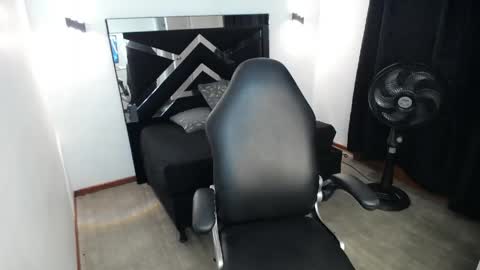 Snapshot of marianarojas_ chatting on 22, 4, 2026 Mariana online show from 22, 4, 2026