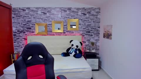 Mariana online show from 28, 2, 2025