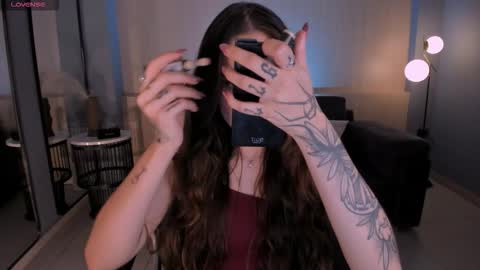 Marianne  online show from 5, 3, 2026