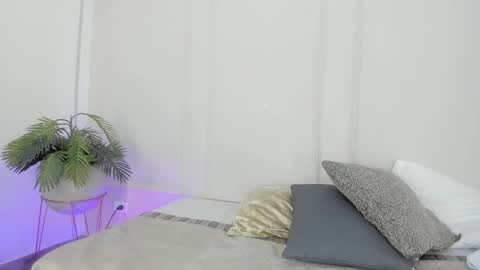 Maria Pettit online show from 23, 12, 2025