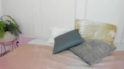 Maria Pettit online show from 4, 3, 2026