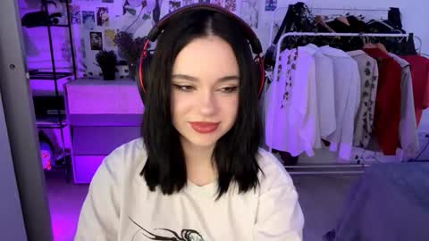Snapshot of maribethercole chatting on 17, 10, 2025 Emily online show from 17, 10, 2025