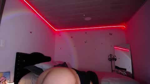 Snapshot of marie_daved chatting on 22, 2, 2025 Nicolle online show from 22, 2, 2025