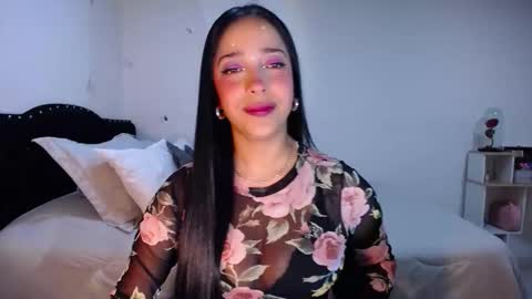 Snapshot of marie_daved chatting on 15, 10, 2025 Nicolle online show from 15, 10, 2025