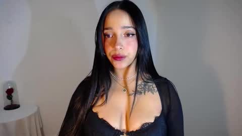 Snapshot of marie_daved chatting on 3, 11, 2025 Nicolle online show from 3, 11, 2025