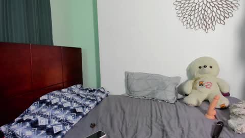 700 pm Washington time online show from 3, 1, 2025