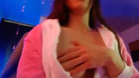 Mariie online show from 2, 1, 2025