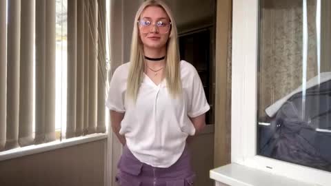 Hey Im Ash  I think together we can hit first 10 thumbs up online show from 26, 2, 2026