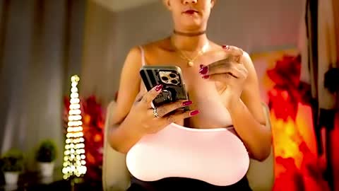 Nikita - Scroll down and read my bio please. New Pictures in Bio online show from 4, 4, 2026