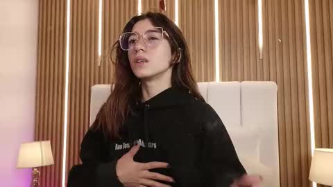 marinette online show from 25, 2, 2026