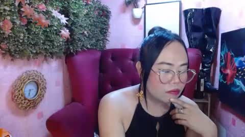 Snapshot of mariposa_911 chatting on 8, 10, 2025 LEAH online show from 8, 10, 2025