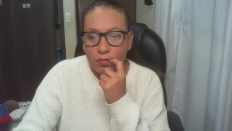 Snapshot of maritsa_millerr chatting on 7, 12, 2024 maritsa online show from 7, 12, 2024