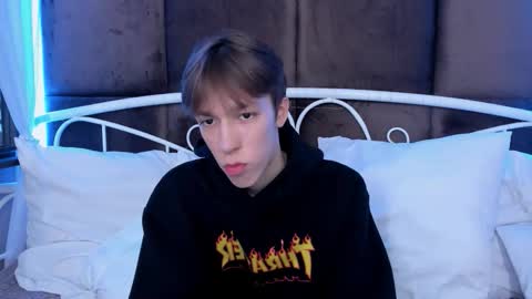 Mark online show from 3, 10, 2025