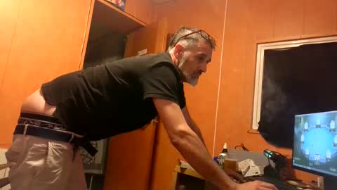 Snapshot of markbcnx chatting on 30, 9, 2025 markbcnx online show from 30, 9, 2025