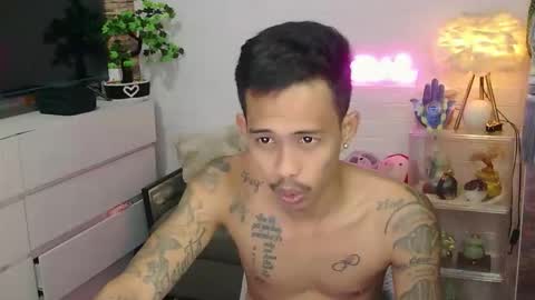 marlmoreno10 online show from 17, 4, 2026