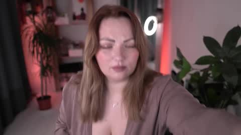 Snapshot of marrygrayes chatting on 14, 12, 2025 Maria online broadcast from Tuesday to Suturday from 6 pm to 12 pm Germany time Sunday-Monday offline online show from 14, 12, 2025