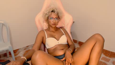 Snapshot of marryme00 chatting on 18, 2, 2026 May online show from 18, 2, 2026