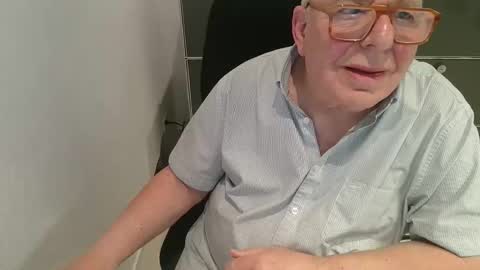 Snapshot of martin_1947 chatting on 20, 12, 2025 martin_1947 online show from 20, 12, 2025