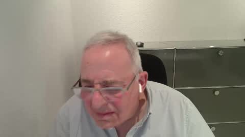 Snapshot of martin_1947 chatting on 6, 3, 2026 martin_1947 online show from 6, 3, 2026