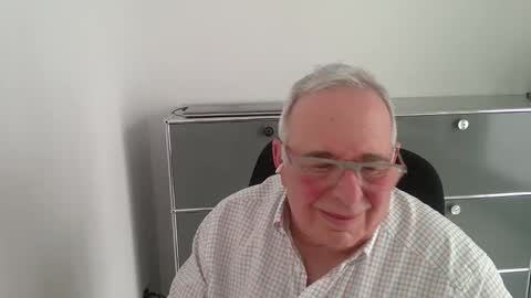 Snapshot of martin_1947 chatting on 8, 6, 2026 martin_1947 online show from 8, 6, 2026