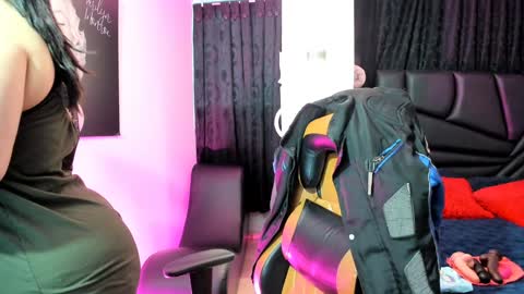Snapshot of martina_foxy_ chatting on 5, 2, 2025 MARTINA online show from 5, 2, 2025