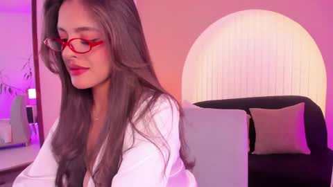 Nina online show from 3, 6, 2026
