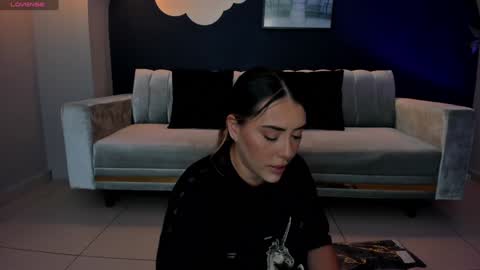 Snapshot of martinnabonnet chatting on 3, 2, 2025 Martinna Bonnet online show from 3, 2, 2025