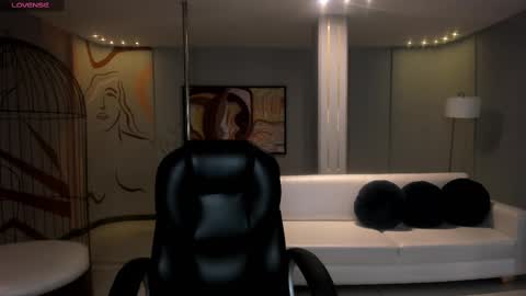 Snapshot of martinnabonnet chatting on 10, 2, 2025 Martinna Bonnet online show from 10, 2, 2025