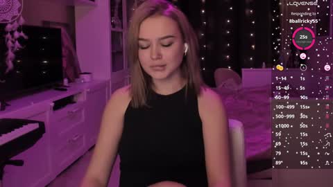 Snapshot of mary_romance chatting on 15, 12, 2024 Mary online show from 15, 12, 2024