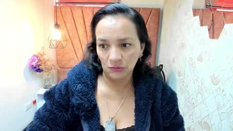 Snapshot of marylinmilf chatting on 3, 12, 2025 Marylin online show from 3, 12, 2025