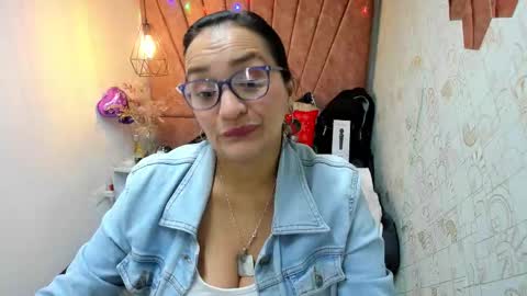 Snapshot of marylinmilf chatting on 13, 12, 2025 Marylin online show from 13, 12, 2025