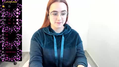 Dulce Maria online show from 25, 2, 2025