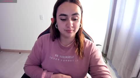 Dulce Maria online show from 16, 4, 2026