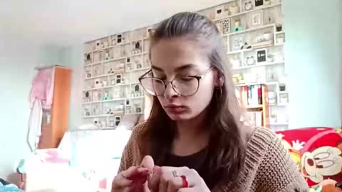 Kelly online show from 8, 4, 2026