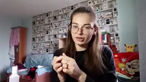 Kelly online show from 10, 4, 2026