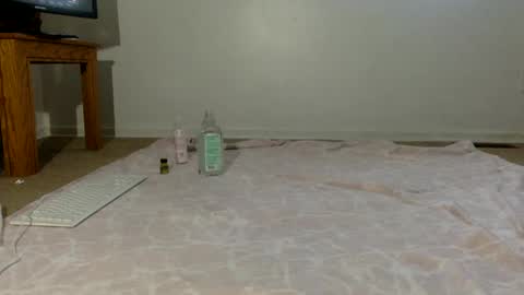 Snapshot of masked_femboy_stella chatting on 26, 9, 2025 Masked Femboy online show from 26, 9, 2025