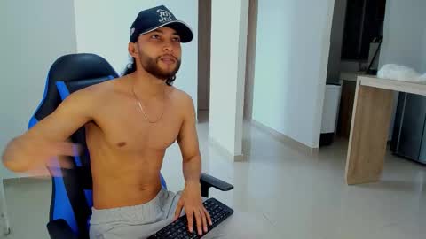 Snapshot of massatgeserotics chatting on 26, 10, 2025 I Am Odin online show from 26, 10, 2025