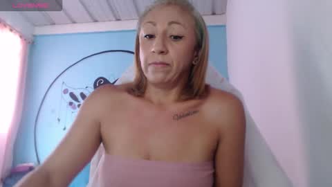 Snapshot of massielferretis chatting on 17, 10, 2025 massiel ferreti online show from 17, 10, 2025