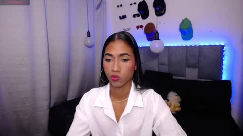 Snapshot of massielhot chatting on 28, 11, 2025 massielhot online show from 28, 11, 2025