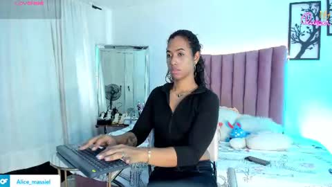 Snapshot of massielhot chatting on 13, 7, 2026 massielhot online show from 13, 7, 2026
